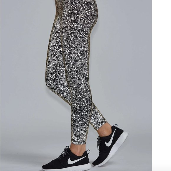 NWT Noli Yoga Legging + Bra Silver Ultra Reflective Glow Set Small XS S - Picture 12 of 16